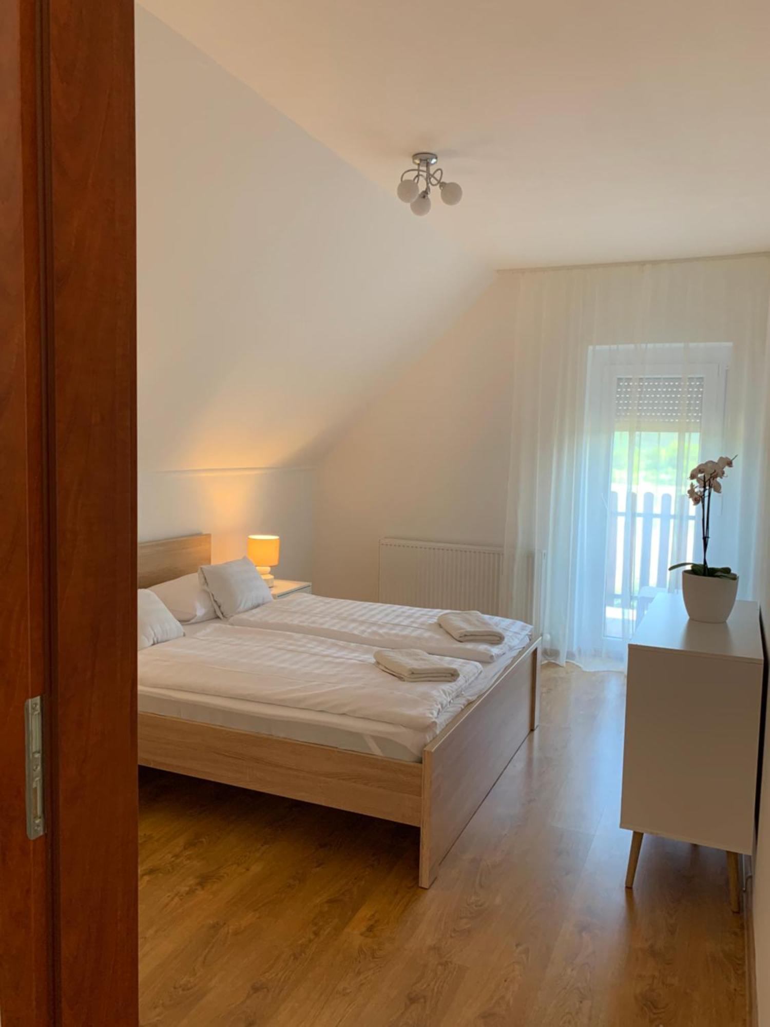 Feher Orchidea Apartman Egerszalók Exterior foto